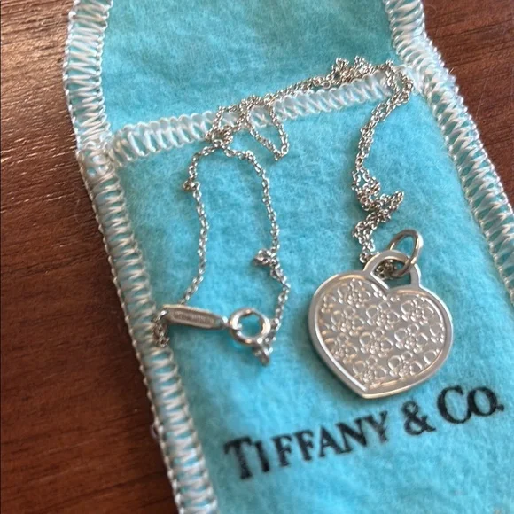 Tiffany & Co. Limited Edition Heart Necklace - Picture 2 of 4
